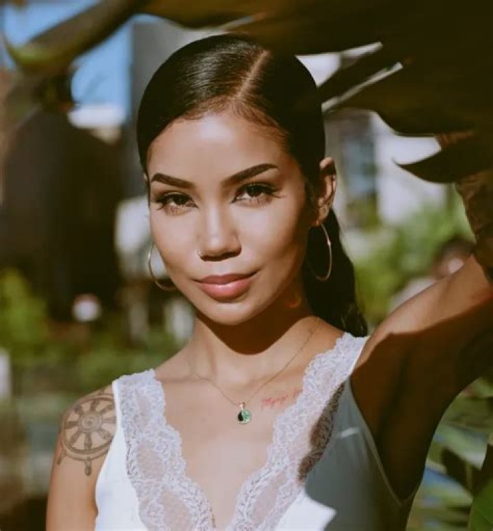 Jhene Aiko Biography