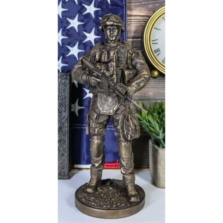Large US Military Covert Night Mission War Soldier Rifleman Infantry