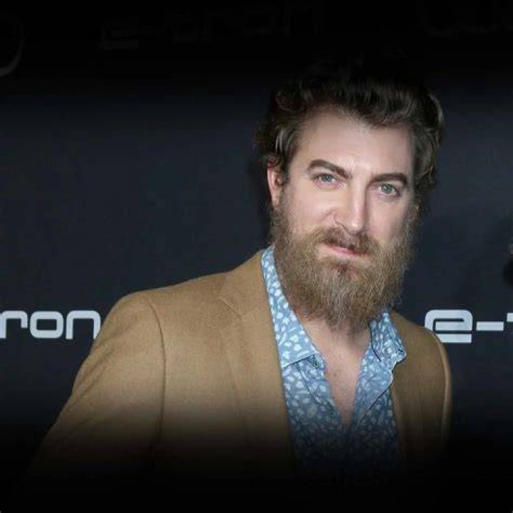 Rhett McLaughlin Age, Net Worth, Wife, Family, Height and Biography